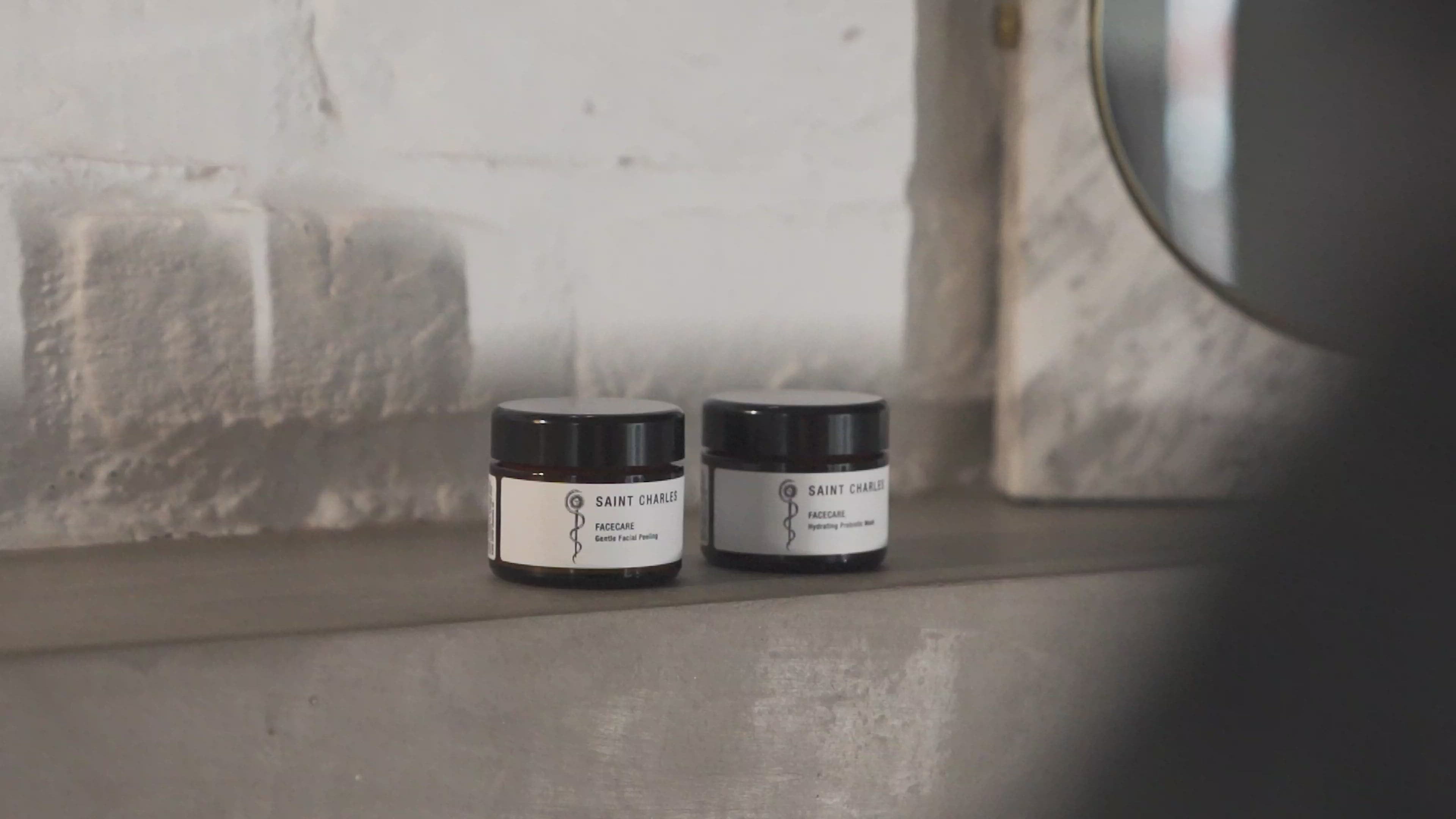 Video: Benutzung Saint Charles Facecare