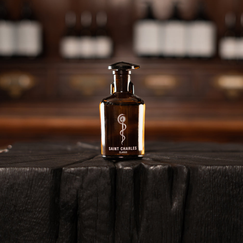 Eau de Toilette Clarus auf Stele